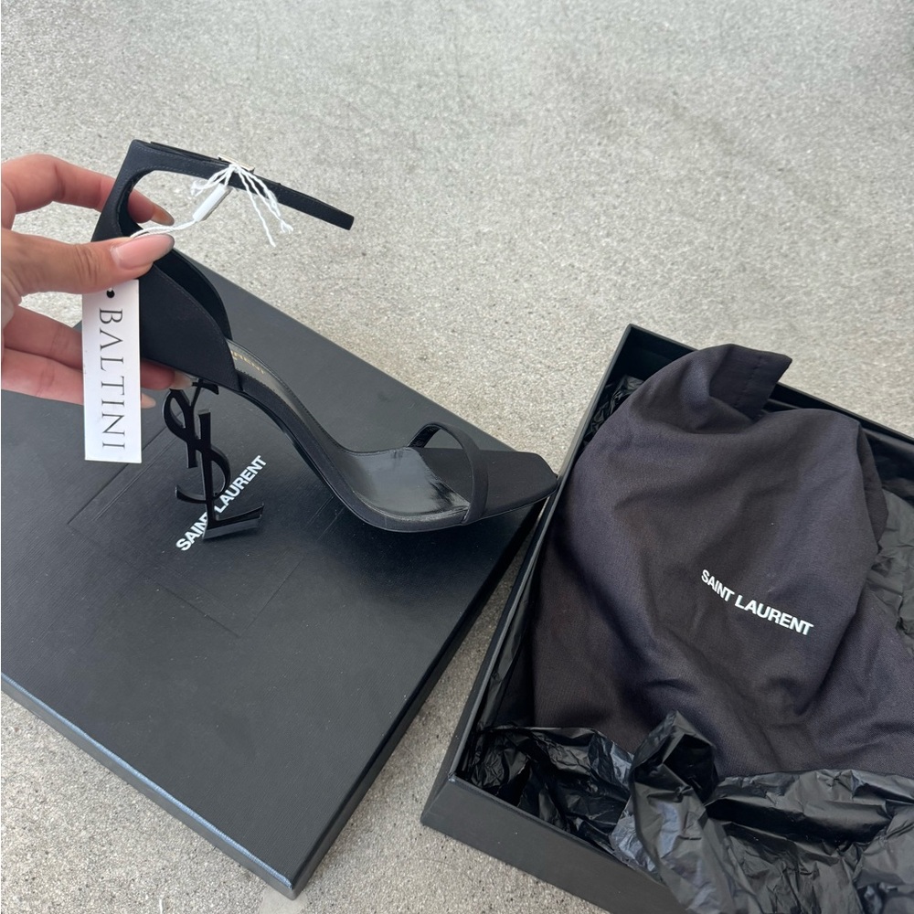 Yves Saint Laurent Black Heels